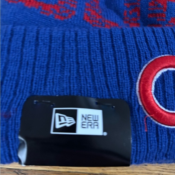 New Era Adult Chicago Cubs Red and Blue Pom Beanie hat - Picture 2 of 8